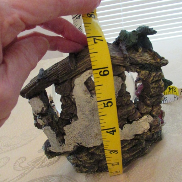 Nativity Musical Water Globe - Picture 5 of 9